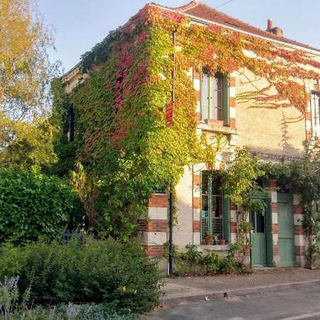 Maison D'Hotes "Les Volets Verts" Et Sa Brocante Ecueille Ngoại thất bức ảnh