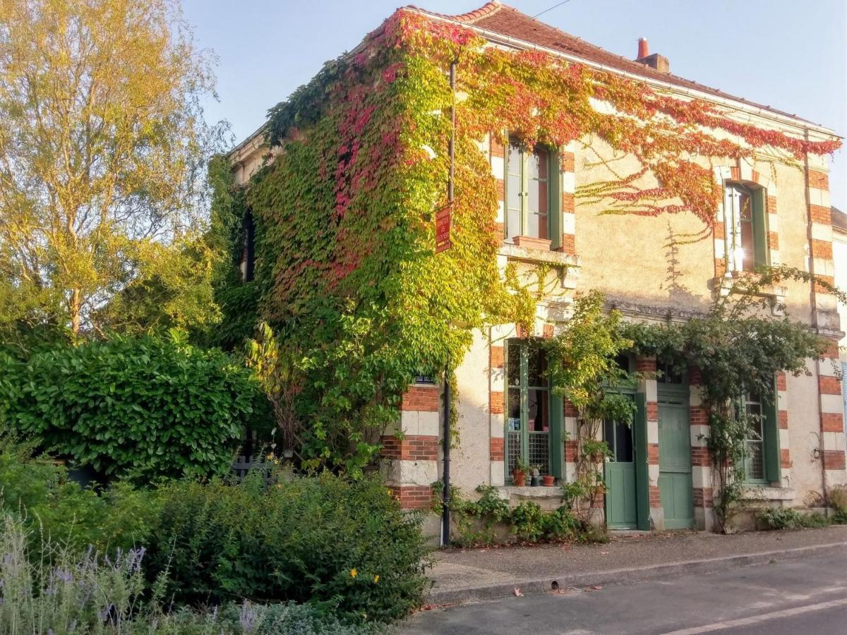 Maison D'Hotes "Les Volets Verts" Et Sa Brocante Ecueille Ngoại thất bức ảnh