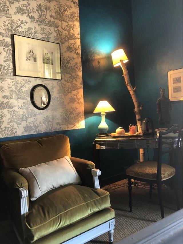Maison D'Hotes "Les Volets Verts" Et Sa Brocante Ecueille Ngoại thất bức ảnh